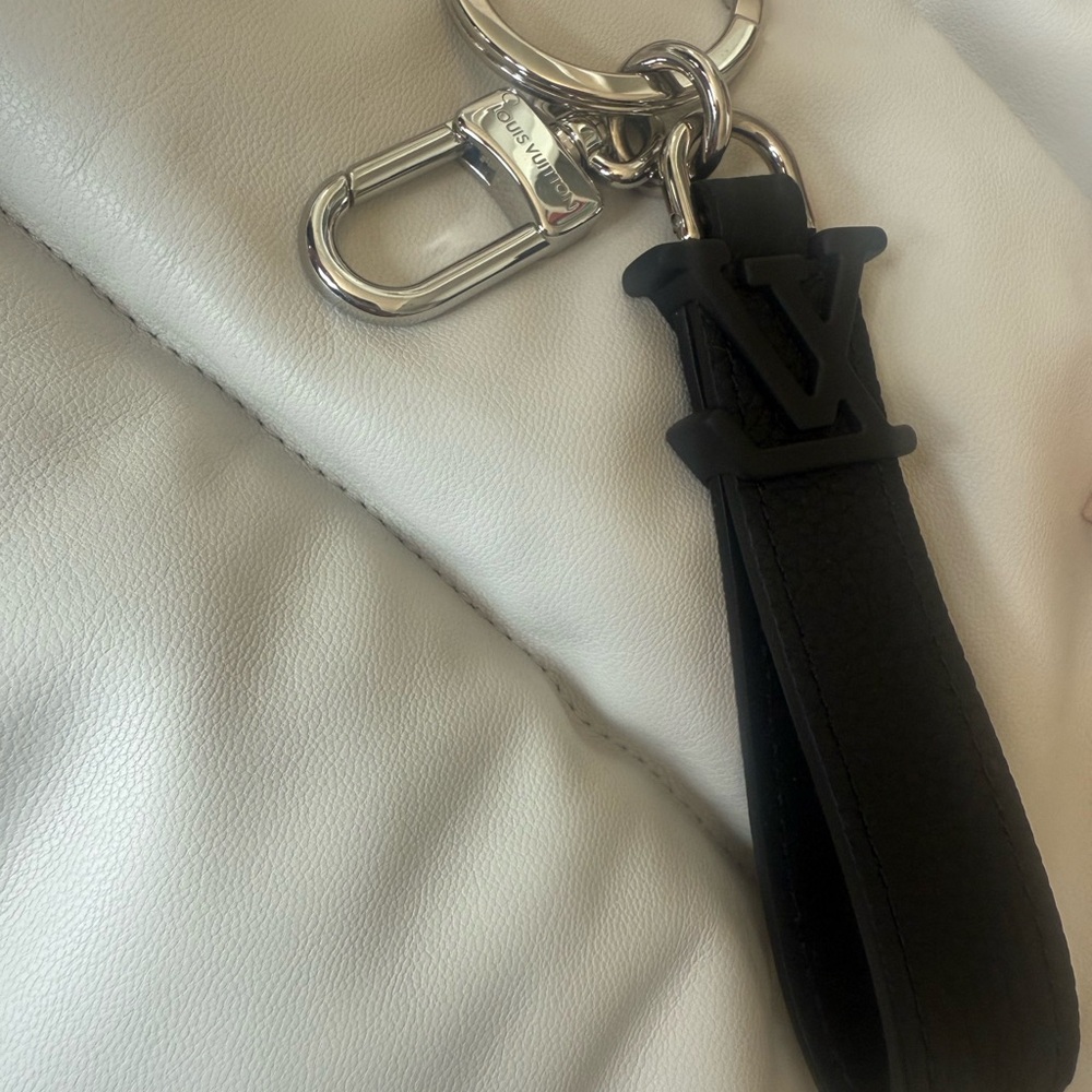 LV Aerogram Key Holder and Bag Charm NEW - Picture 6 of 14